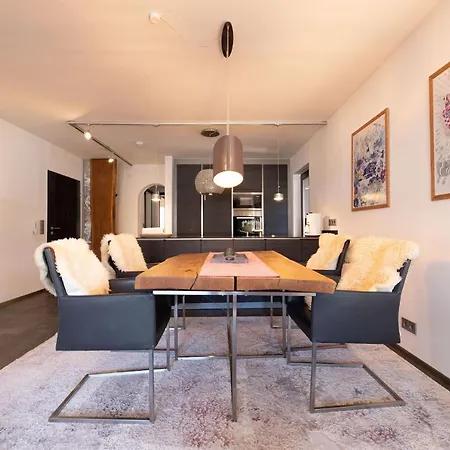 Alpen Loggia Apartment *